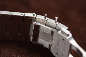cartier watch link removal
